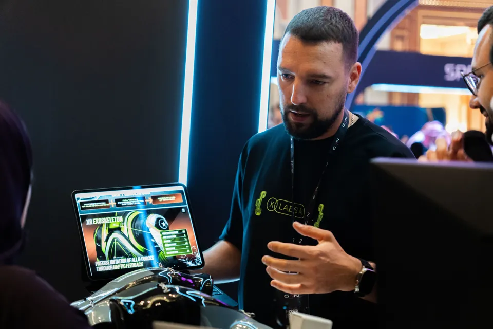 Dmitry Saksonov — Expo / product demo
